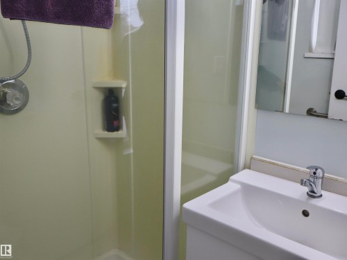 4823 49A Street, Barrhead, AB - Indoor Photo Showing Bathroom