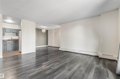 901 10145 109 Street, Edmonton, AB - Indoor