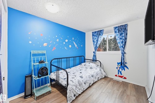 18423 95A Avenue, Edmonton, AB - Indoor Photo Showing Bedroom