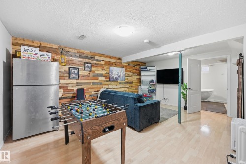 18423 95A Avenue, Edmonton, AB - Indoor