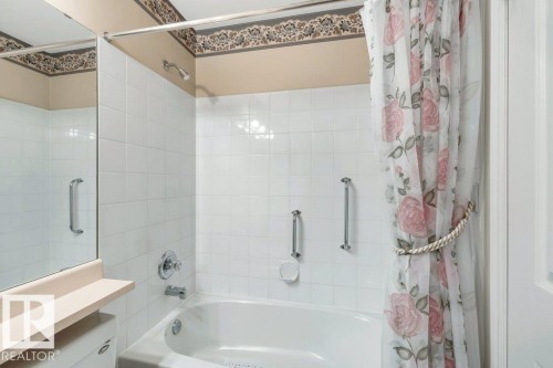 112 Haddow Close, Edmonton, AB - Indoor Photo Showing Bathroom