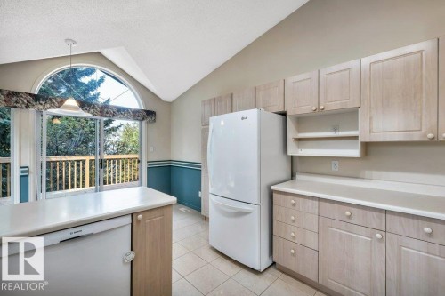 112 Haddow Close, Edmonton, AB - Indoor Photo Showing Kitchen