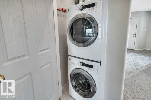 112 Haddow Close, Edmonton, AB - Indoor Photo Showing Laundry Room