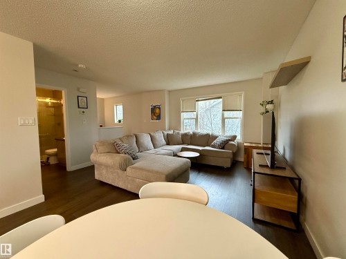 25 70 Cavan Road, Sherwood Park, AB - Indoor Photo Showing Living Room