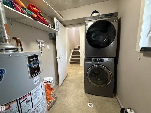25 70 Cavan Road, Sherwood Park, AB - Indoor Photo Showing Laundry Room