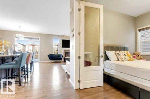 5424 20 Avenue, Edmonton, AB - Indoor Photo Showing Bedroom