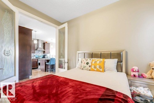 5424 20 Avenue, Edmonton, AB - Indoor Photo Showing Bedroom