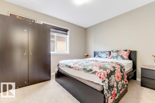 5424 20 Avenue, Edmonton, AB - Indoor Photo Showing Bedroom