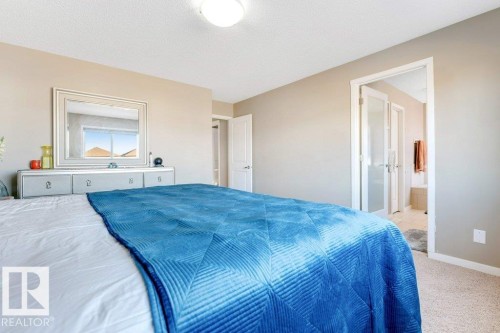 5424 20 Avenue, Edmonton, AB - Indoor Photo Showing Bedroom
