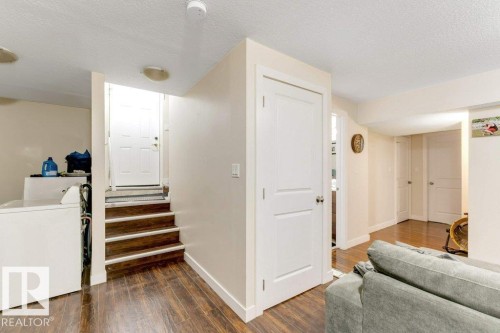 5424 20 Avenue, Edmonton, AB - Indoor Photo Showing Other Room