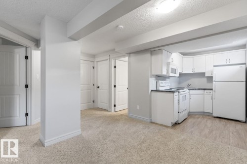 2 Sequoia Bend, Fort Saskatchewan, AB - Indoor Photo Showing Kitchen