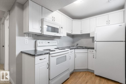 2 Sequoia Bend, Fort Saskatchewan, AB - Indoor Photo Showing Kitchen