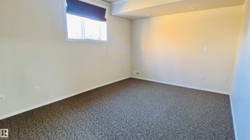 13023 35 Street, Edmonton, AB - Indoor Photo Showing Other Room