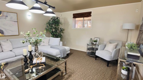 13023 35 Street, Edmonton, AB - Indoor