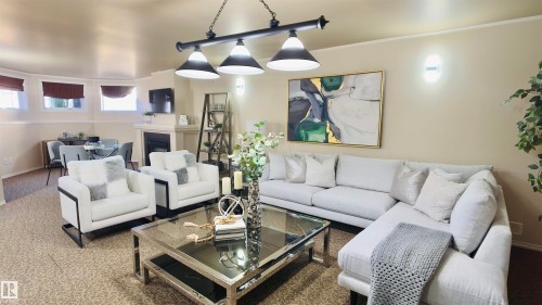 13023 35 Street, Edmonton, AB - Indoor Photo Showing Living Room