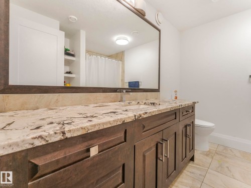 10821 128 Street, Edmonton, AB - Indoor Photo Showing Bathroom