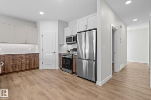 42 11 Dalton Link, Spruce Grove, AB - Indoor Photo Showing Kitchen With Stainless Steel Kitchen