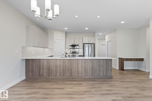 42 11 Dalton Link, Spruce Grove, AB - Indoor Photo Showing Kitchen With Upgraded Kitchen