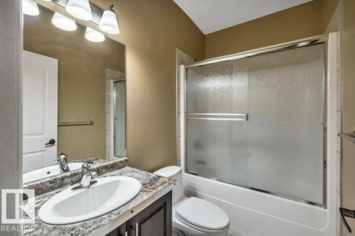 816 Wildwood Crescent, Edmonton, AB - Indoor Photo Showing Bathroom