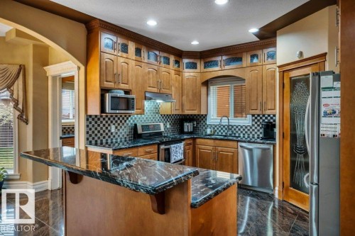 816 Wildwood Crescent, Edmonton, AB - Indoor Photo Showing Kitchen