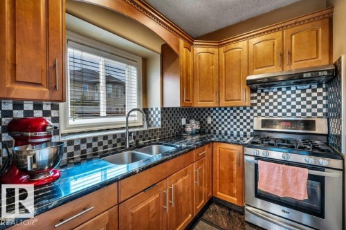 816 Wildwood Crescent, Edmonton, AB - Indoor Photo Showing Kitchen With Double Sink