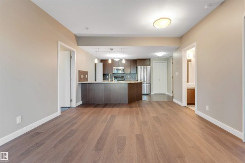 807 10055 118 Street, Edmonton, AB - Indoor