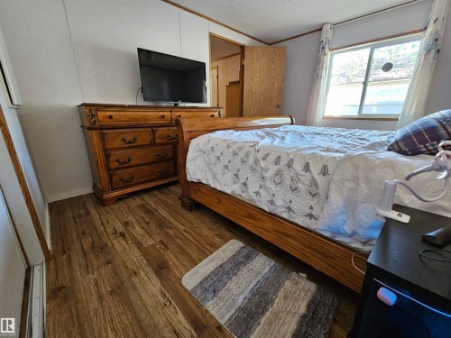 84 305 Calahoo Road, Spruce Grove, AB - Indoor Photo Showing Bedroom