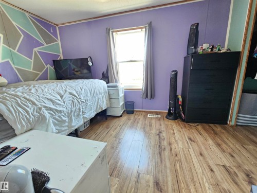 84 305 Calahoo Road, Spruce Grove, AB - Indoor Photo Showing Bedroom