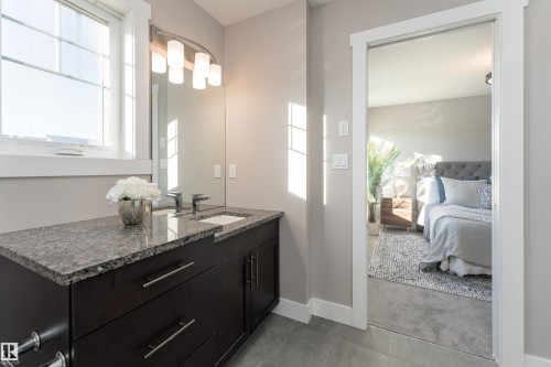 388 Allard Boulevard, Edmonton, AB - Indoor Photo Showing Bathroom