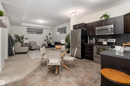 22 6520 2 Avenue, Edmonton, AB - Indoor Photo Showing Kitchen With Stainless Steel Kitchen