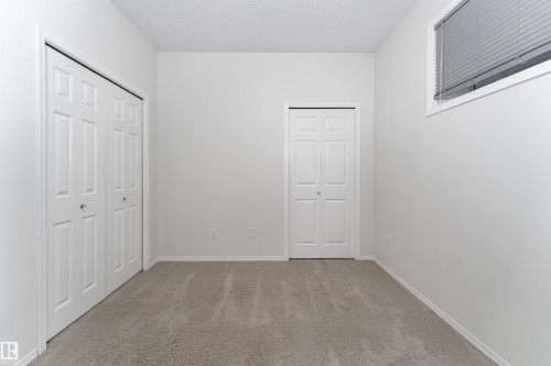 22 6520 2 Avenue, Edmonton, AB - Indoor Photo Showing Other Room