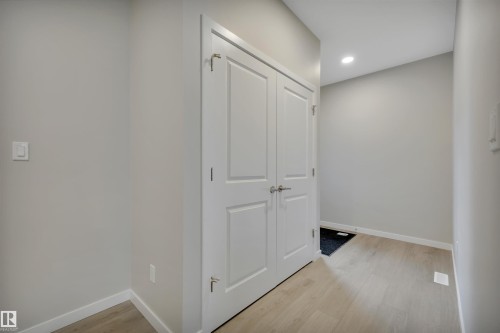 9100 Elves Loop, Edmonton, AB - Indoor Photo Showing Other Room