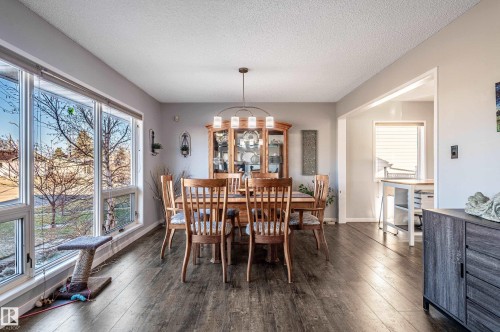 10579 40 Street, Edmonton, AB - Indoor Photo Showing Dining Room