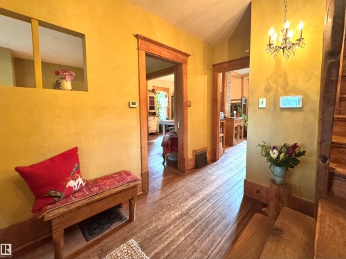 7024 105A Street, Edmonton, AB - Indoor Photo Showing Other Room