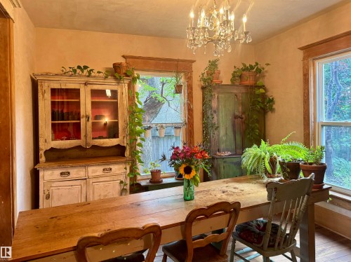 7024 105A Street, Edmonton, AB - Indoor Photo Showing Dining Room