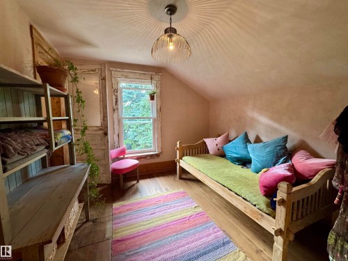 7024 105A Street, Edmonton, AB - Indoor