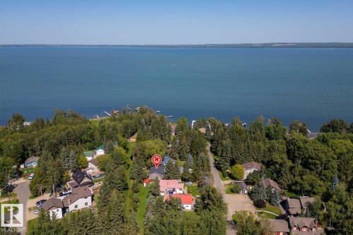 504 5 Street  Rural Wetaskiwin County, AB T0C 2V0