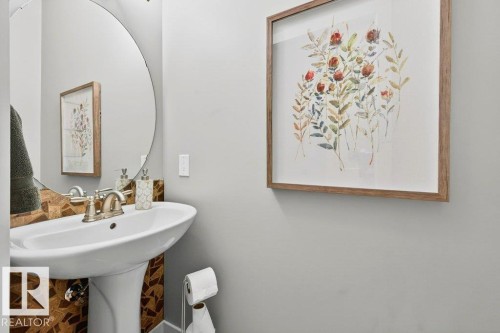 68 Ravine Drive, Devon, AB - Indoor Photo Showing Bathroom