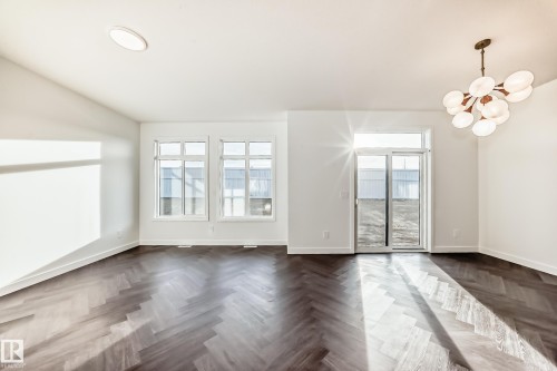 33 Chartres Close, St. Albert, AB - Indoor Photo Showing Other Room