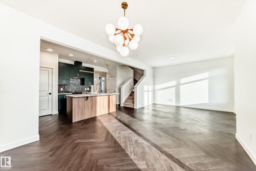 33 Chartres Close, St. Albert, AB - Indoor Photo Showing Kitchen
