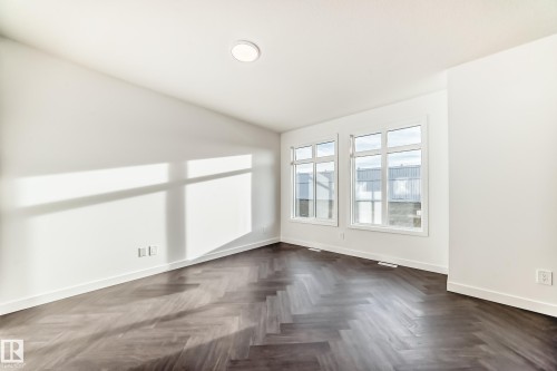 33 Chartres Close, St. Albert, AB - Indoor Photo Showing Other Room