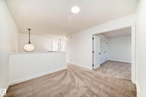 33 Chartres Close, St. Albert, AB - Indoor Photo Showing Other Room