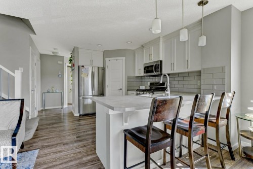 618 40 Street, Edmonton, AB - Indoor Photo Showing Kitchen With Stainless Steel Kitchen With Upgraded Kitchen