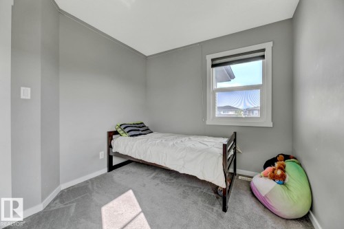 618 40 Street, Edmonton, AB - Indoor Photo Showing Bedroom