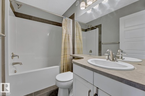 618 40 Street, Edmonton, AB - Indoor Photo Showing Bathroom