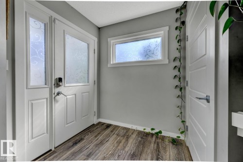 618 40 Street, Edmonton, AB - Indoor Photo Showing Other Room