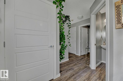 618 40 Street, Edmonton, AB - Indoor Photo Showing Other Room