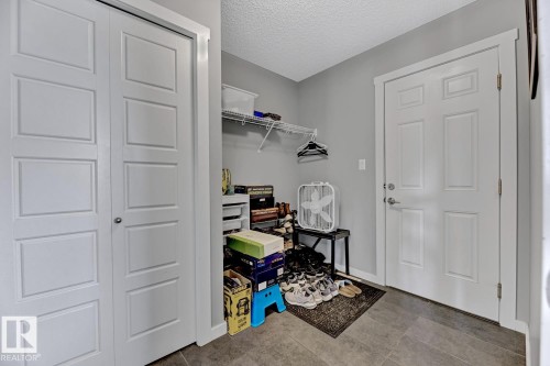 618 40 Street, Edmonton, AB - Indoor Photo Showing Other Room