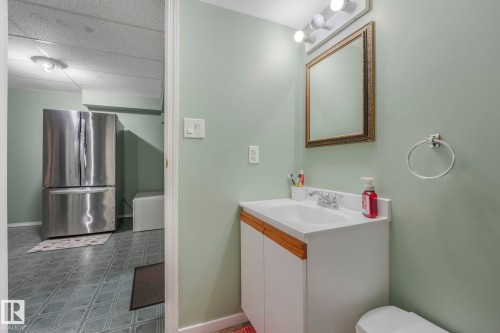 5107 56 Avenue, Leduc, AB - Indoor Photo Showing Bathroom
