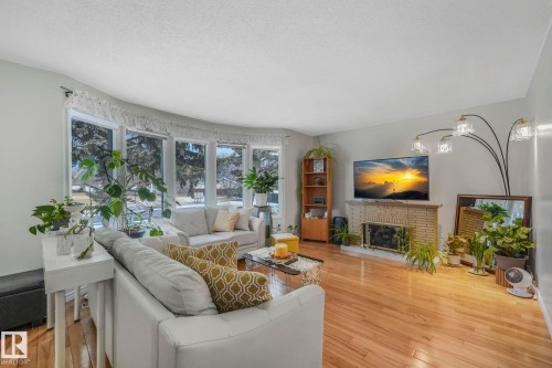 5107 56 Avenue  Leduc, AB T9E 5N3